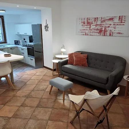 Pozzo 6 * بيلاجيو